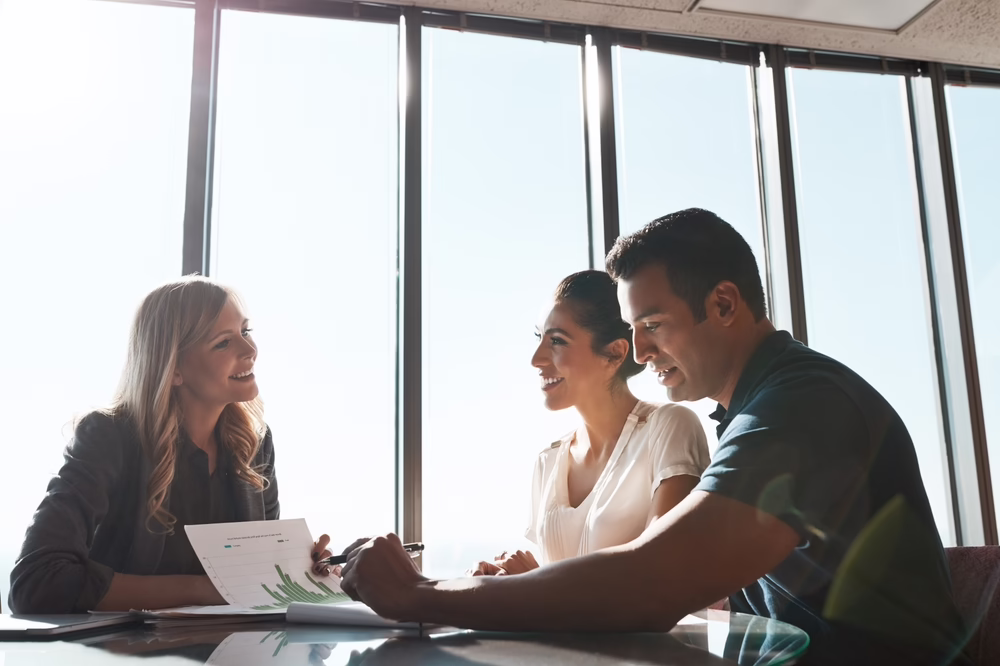 Local vs. National Insurance Companies: Choosing the Right Fit for Clients’ Needs